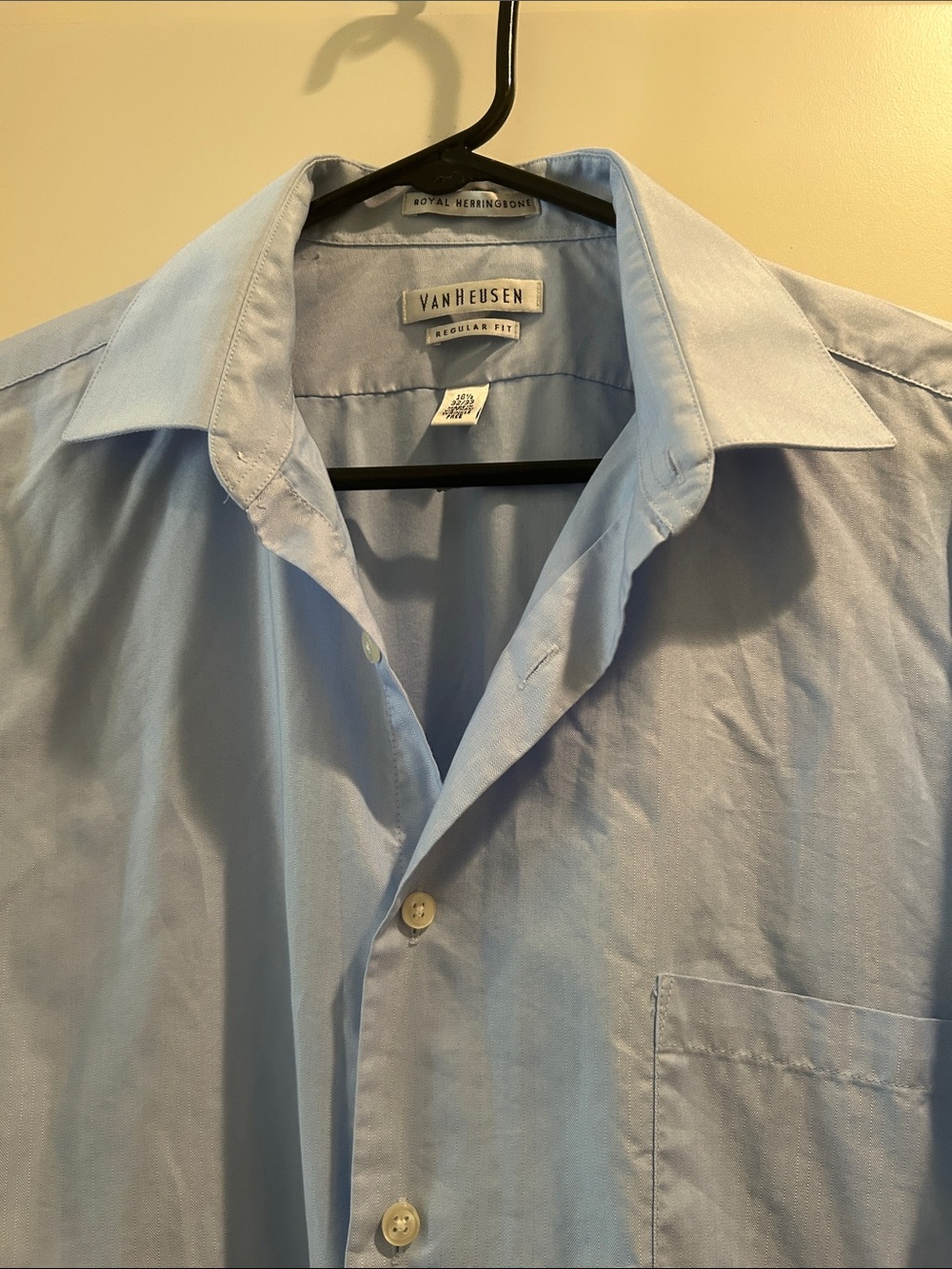 Van Heusen Royal Herringbone Wrinkle Free Dress Shirt Reg Fit size 16.5 (32/33)